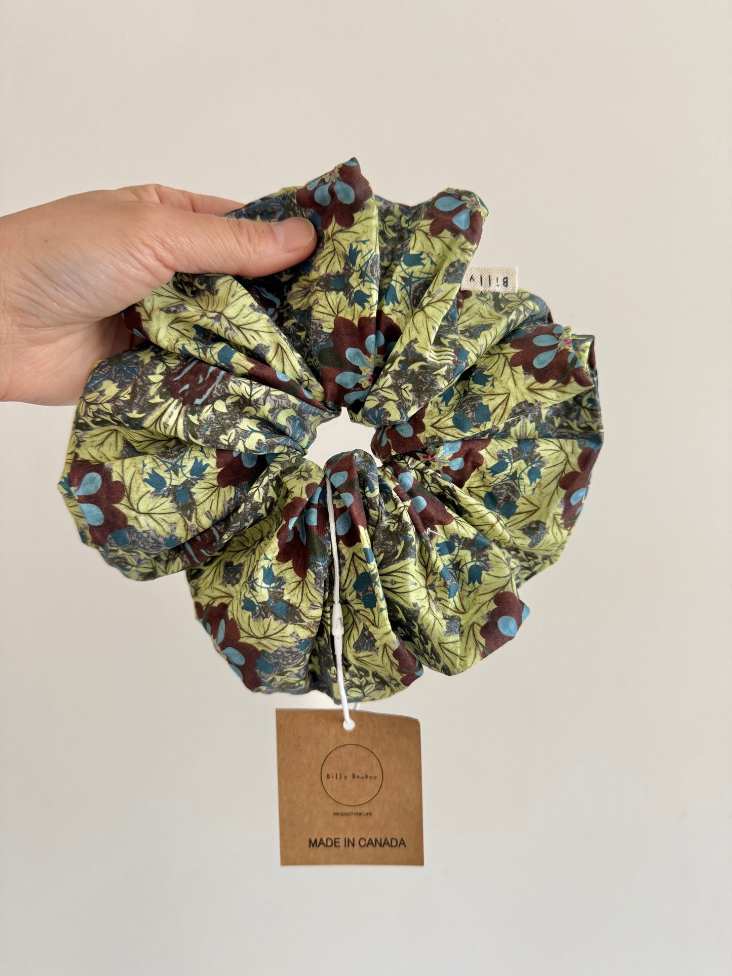 MEADOW BLOOM FLORAL SCRUNCHIE