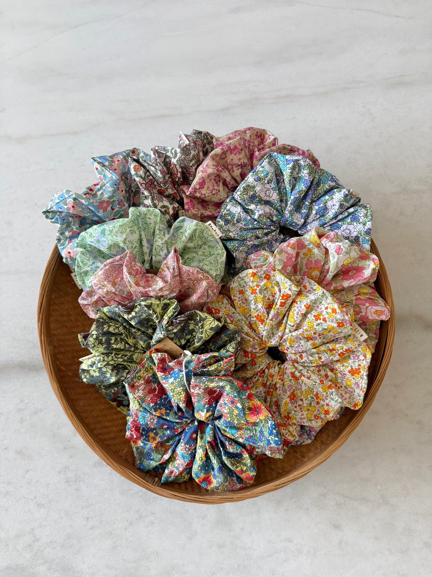 MEADOW BLOOM FLORAL SCRUNCHIE