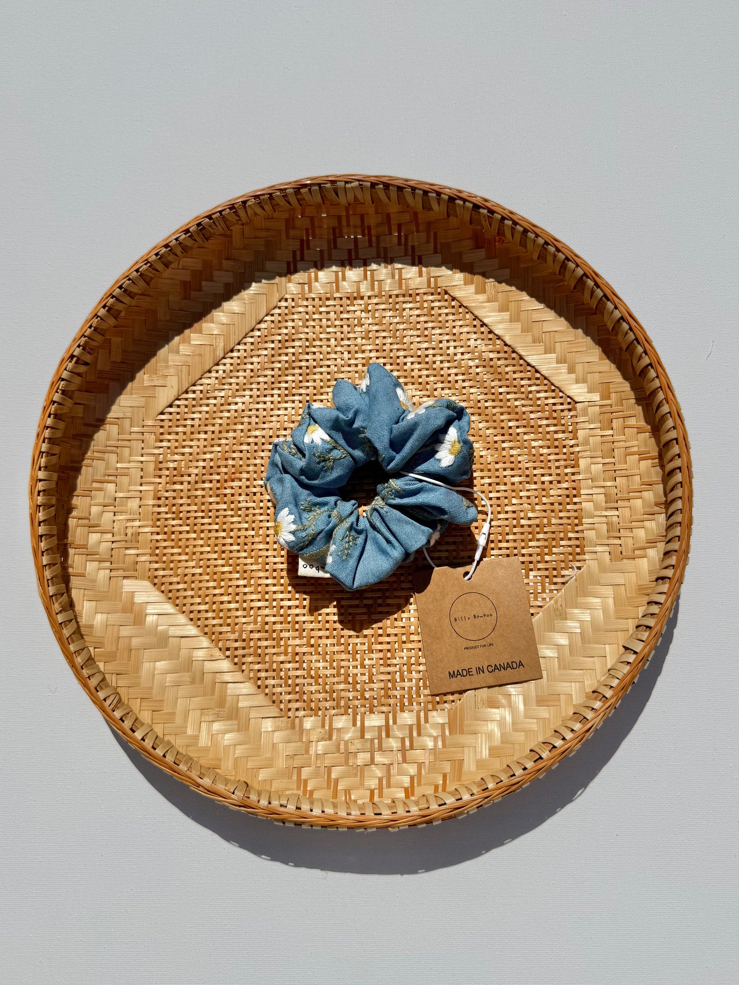 EMBROIDERED DAISY DENIM SCRUNCHIE