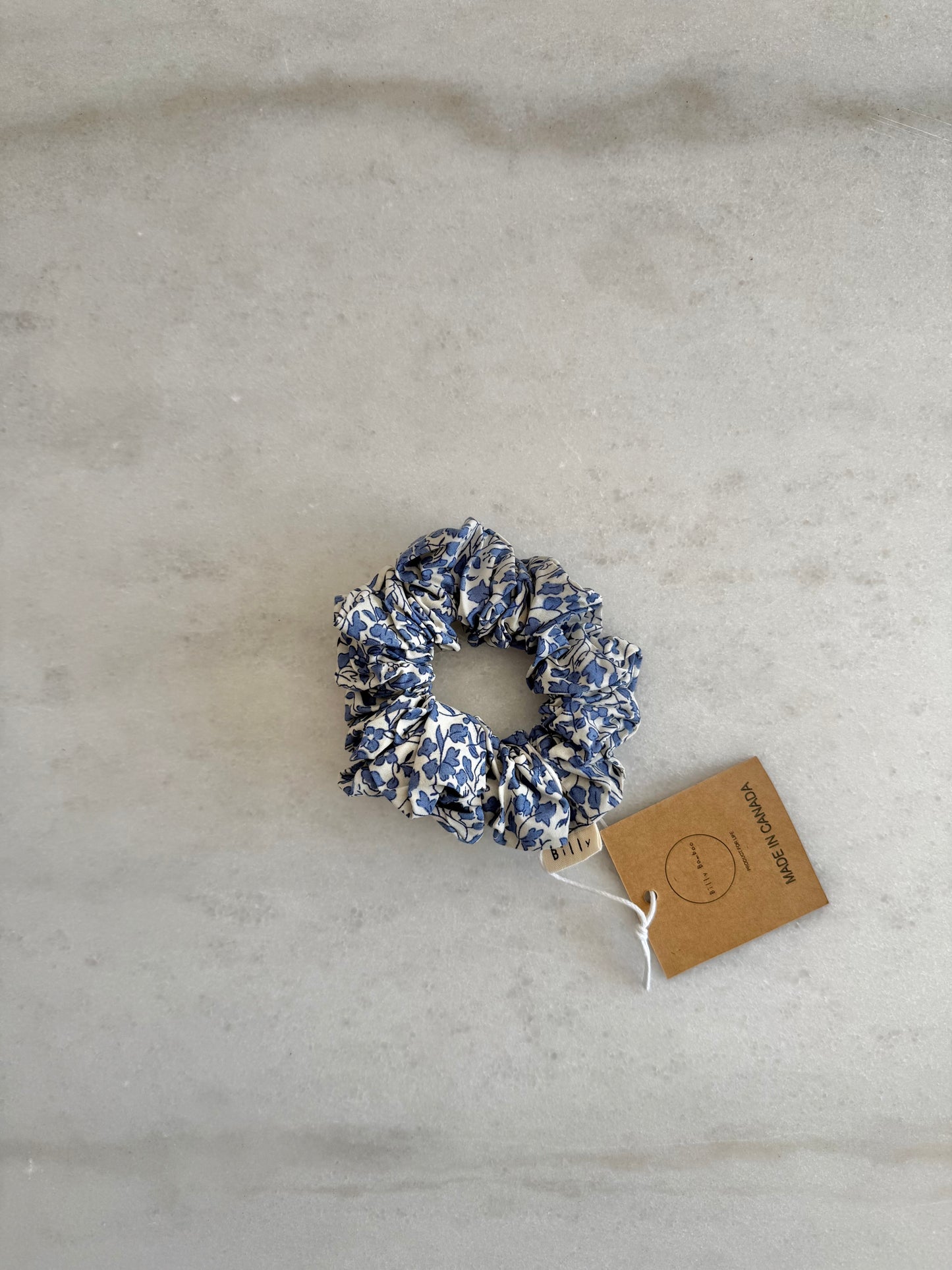 VICTORIA FLORAL SCRUNCHIE