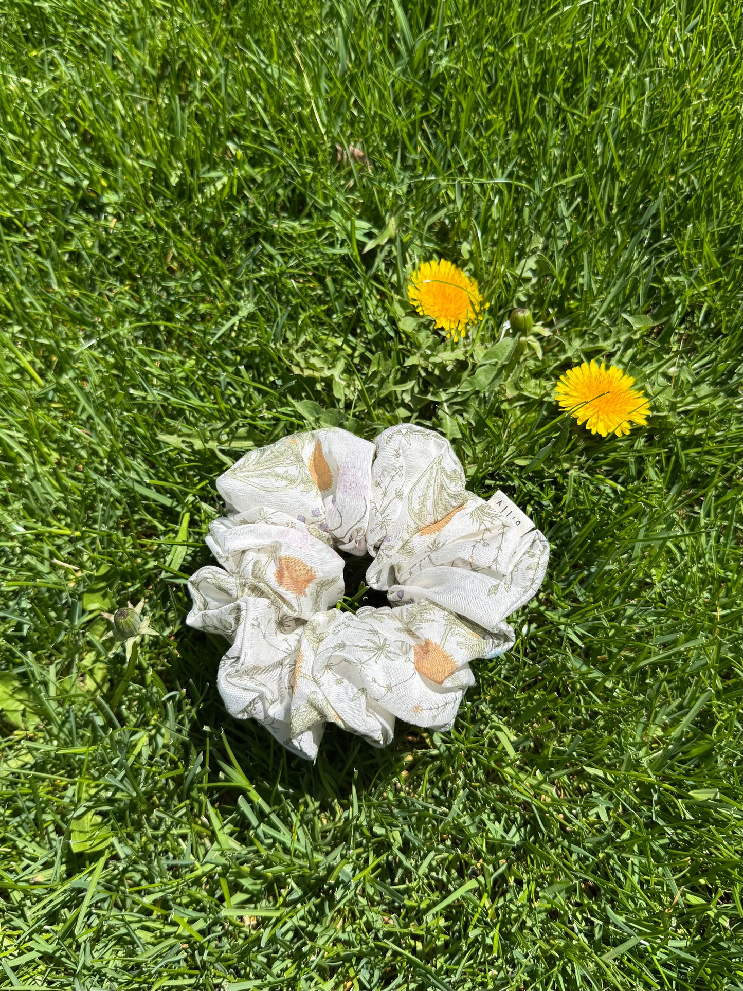 ORGANZA FLORAL SCRUNCHIE