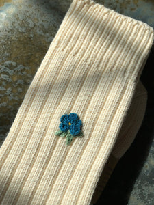CROCHET FIELD ROSE SOCKS