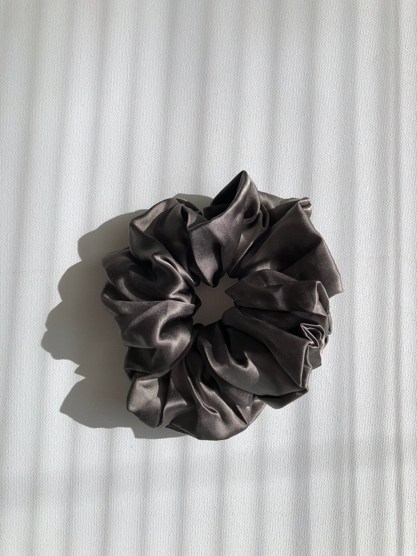 PURE SILK SCRUNCHIES - neutral