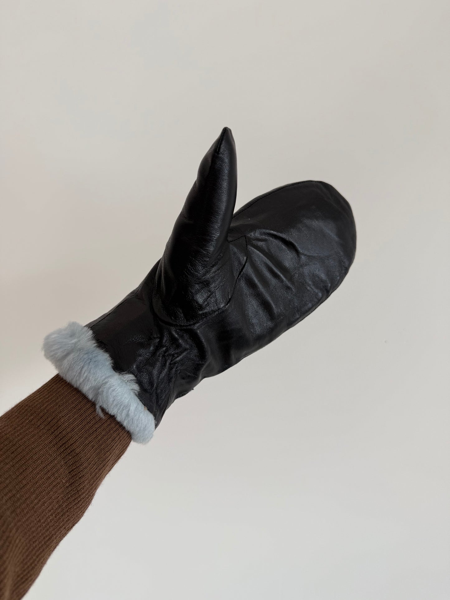 LEATHER SHEARLING MITTENS