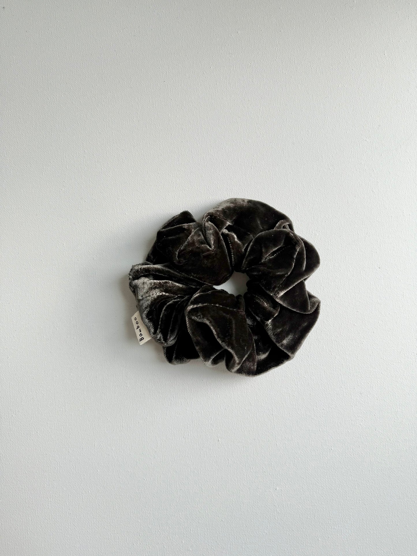 VELVET SCRUNCHIES - neutral