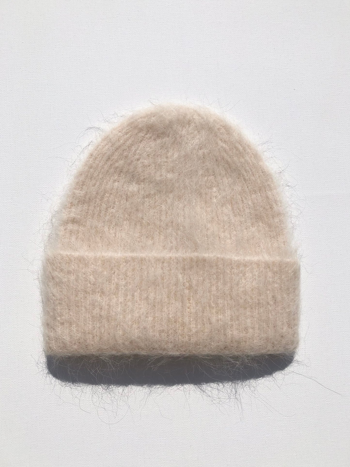 ALPACA FLUFFY BEANIE - mid of December