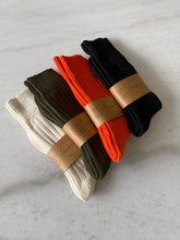 Load image into Gallery viewer, MEN’S CHUNKY RIBBED HIGH SOCKS