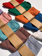Load image into Gallery viewer, MERINO SMART SOCKS - pastel