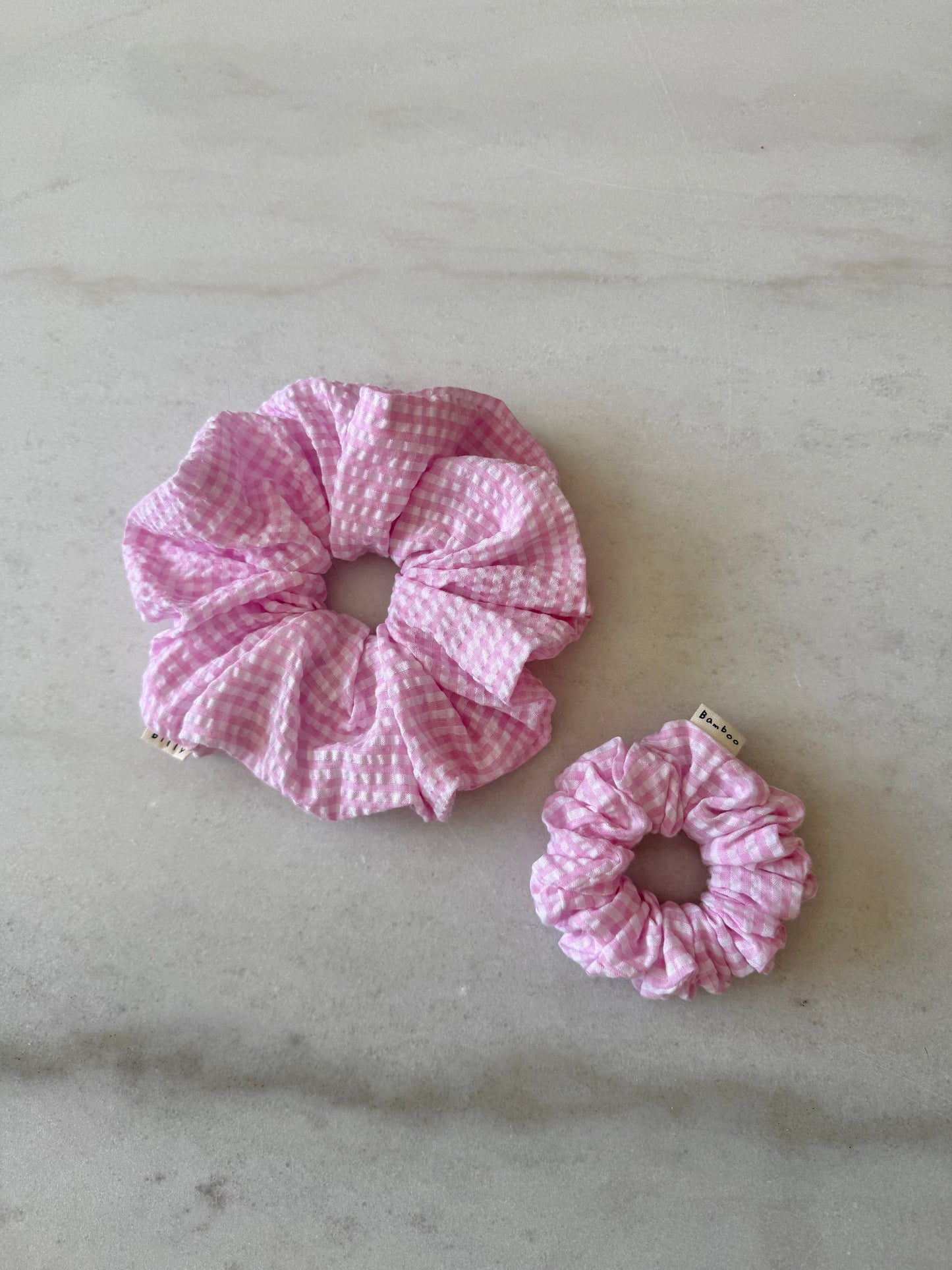 MINI GINGHAM SEERSUCKER SCRUNCHIES - crystal bright