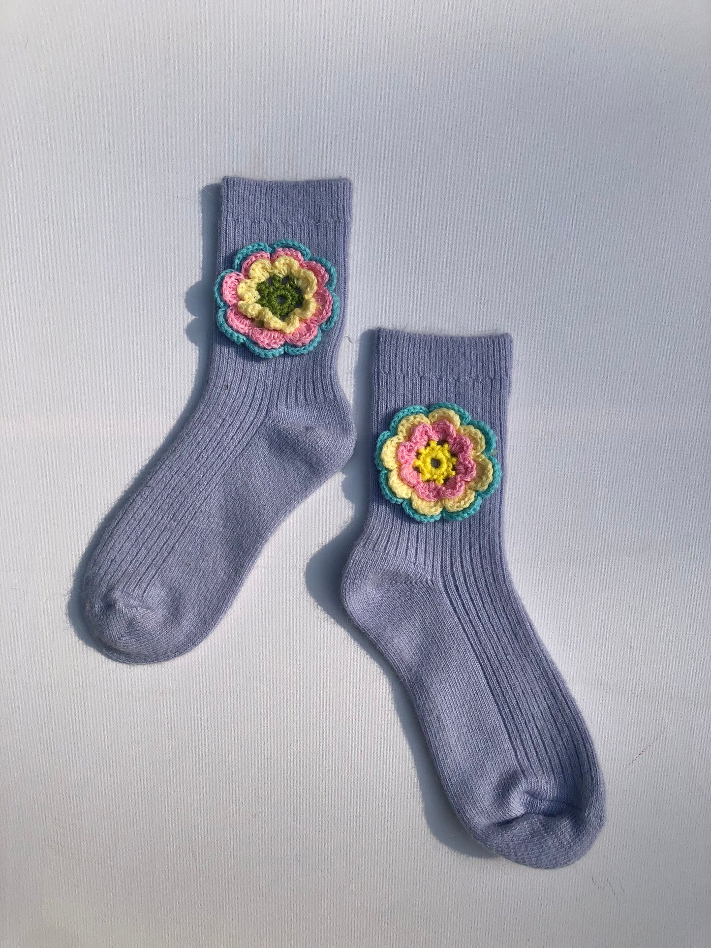 CROCHET FLOWER WOOL SOCKS