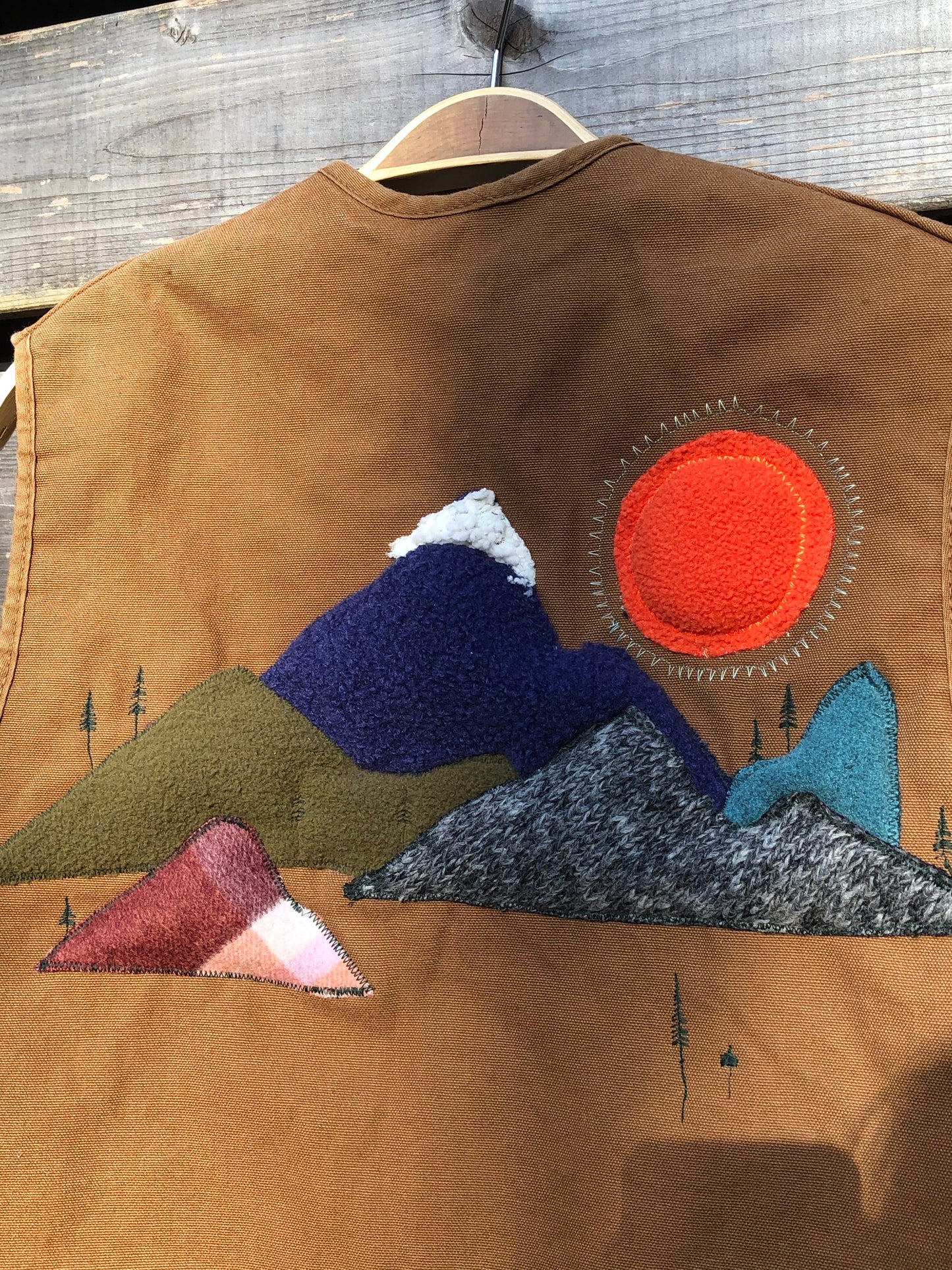 MOUNTAINS EMBELLISHMENT