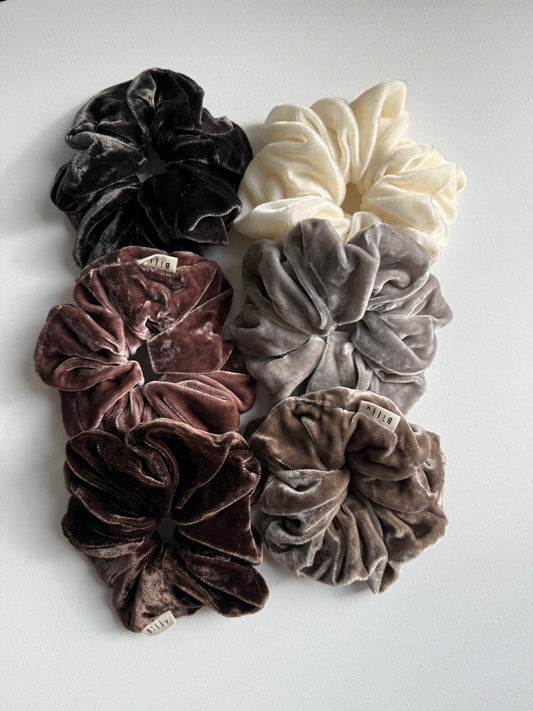 VELVET SCRUNCHIES - neutral