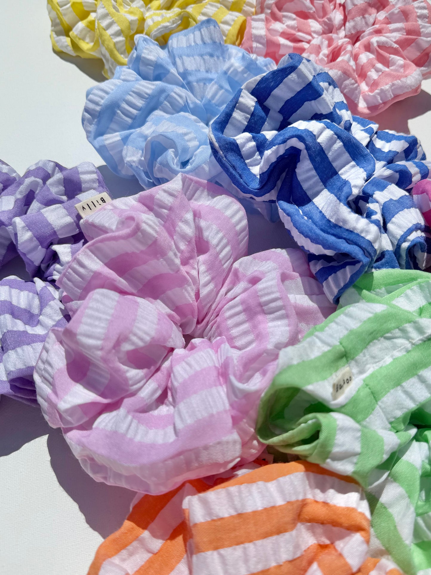 STRIPE SEERSUCKER SCRUNCHIES - bright