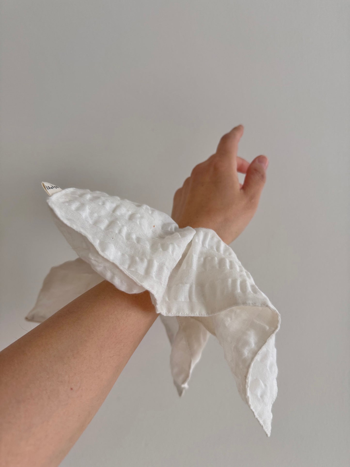 GINGHAM PETAL SCRUNCHIES - neutral