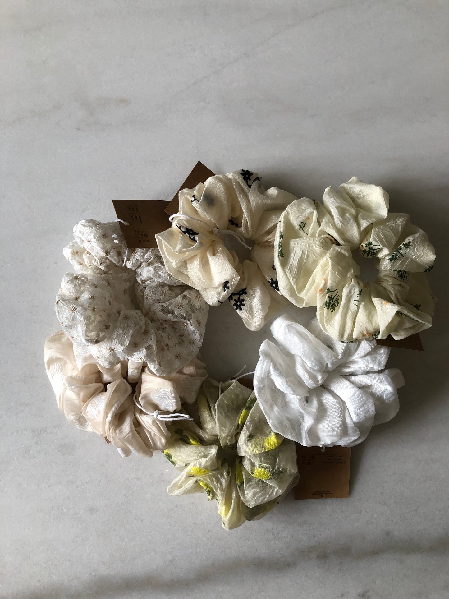 ORGANZA SCRUNCHIE