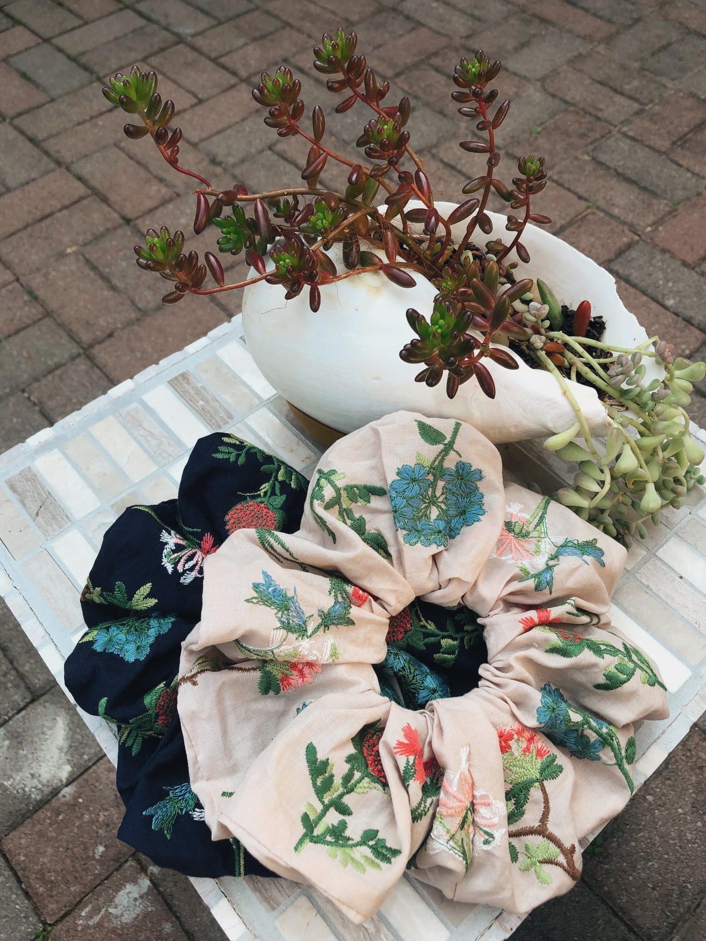 EMBROIDERED HERB SCRUNCHIES