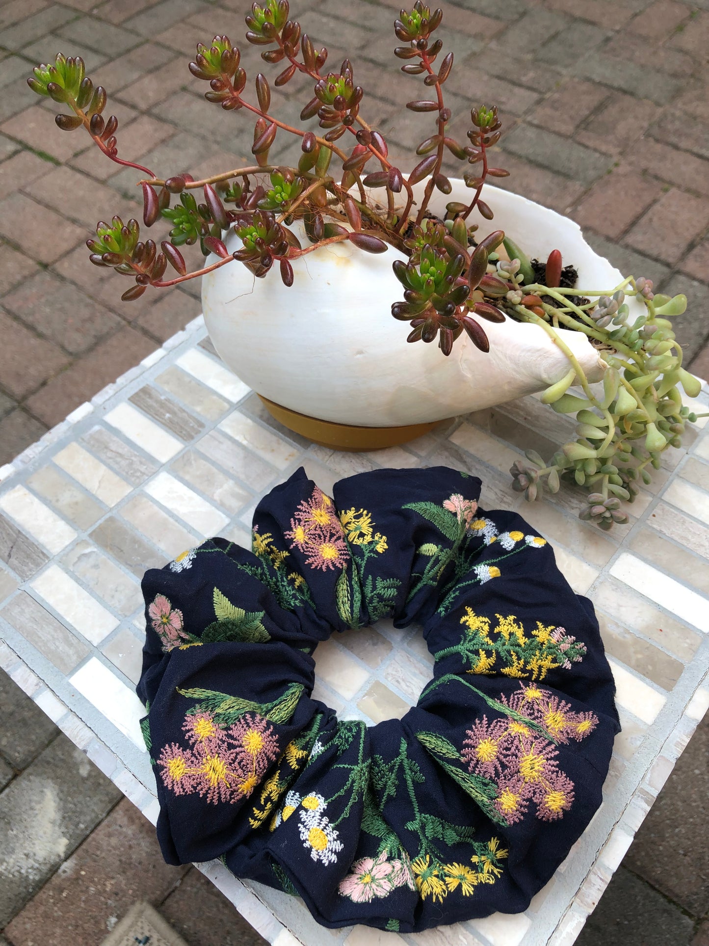 EMBROIDERED HERB SCRUNCHIES