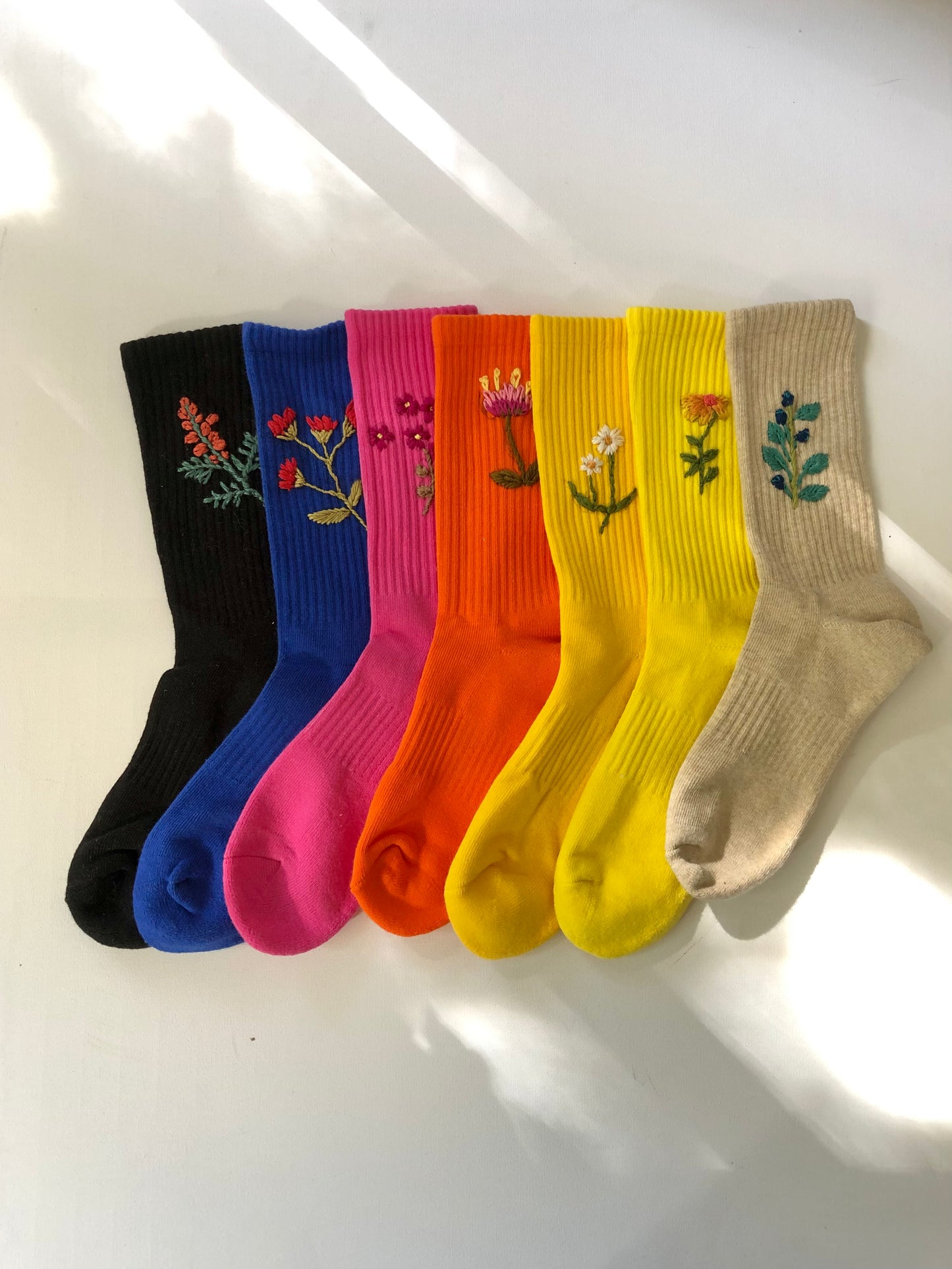 EMBROIDERED SOCKS